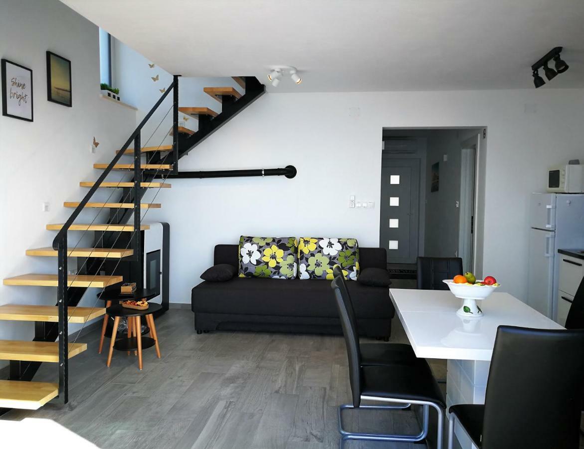 Apartment Segnia Сен Екстериор снимка